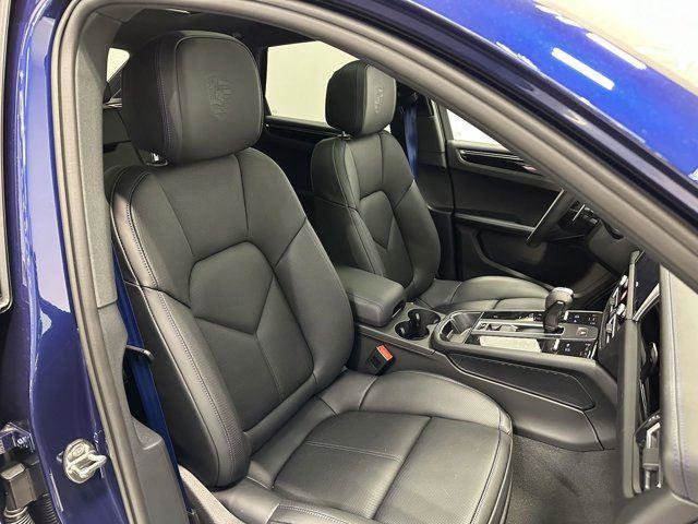 New 2025 Porsche Macan image 42
