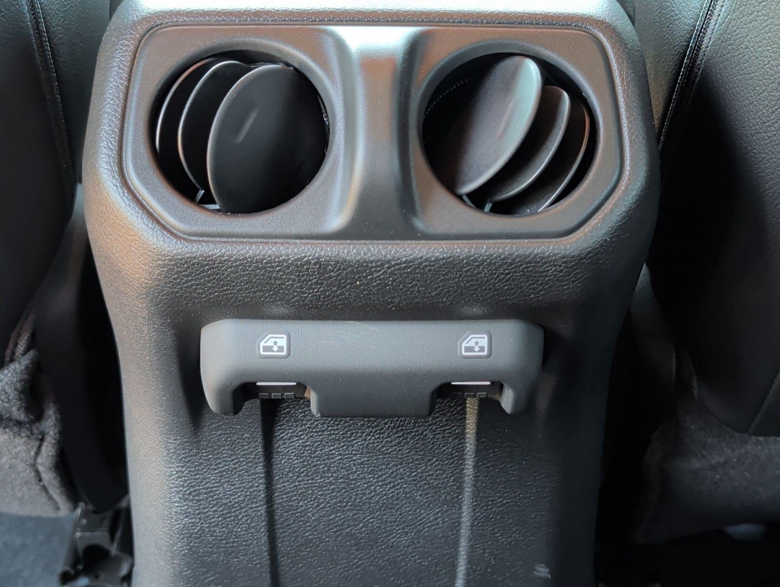 Used 2024 Jeep Gladiator Sport AWD/4WD image 25