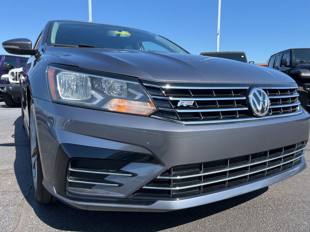 Used 2017 Volkswagen Passat 1.8T R-Line image 70