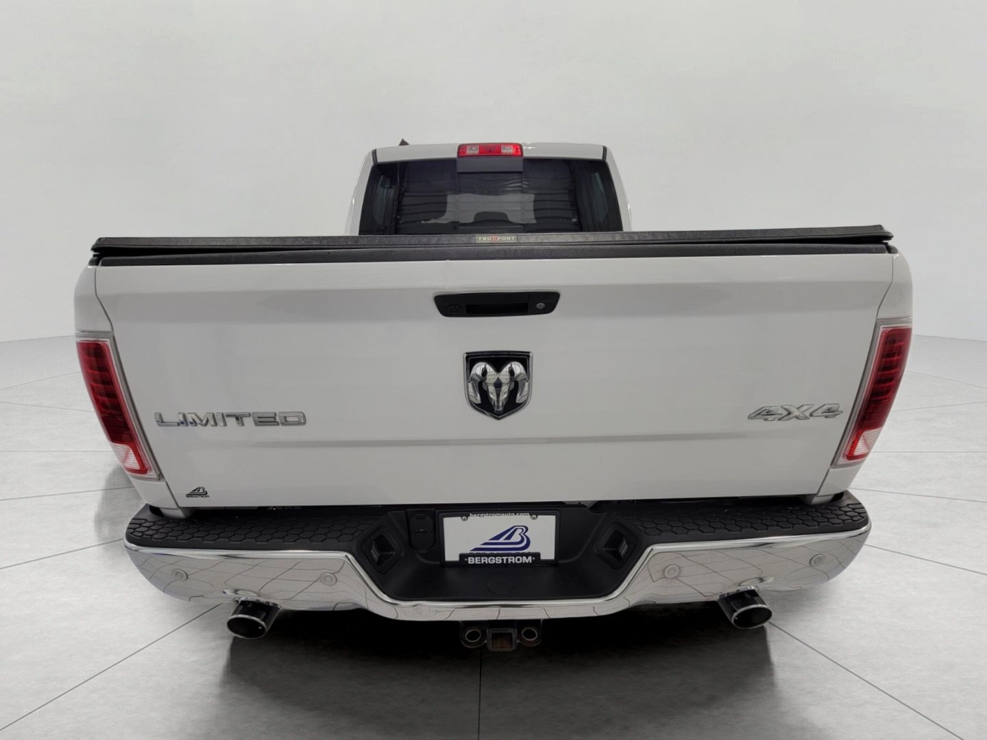 Used 2014 RAM 1500 Limited AWD/4WD image 25