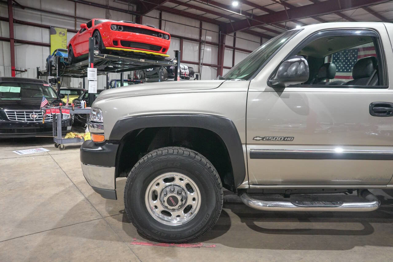 Used 2001 Chevrolet Silverado 2500 4x4 Regular Cab image 3
