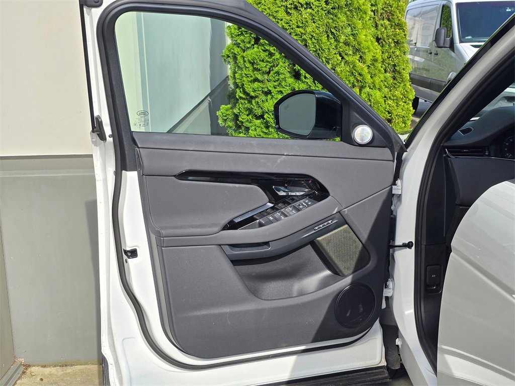 Used 2024 Land Rover Range Rover Evoque Dynamic SE image 21