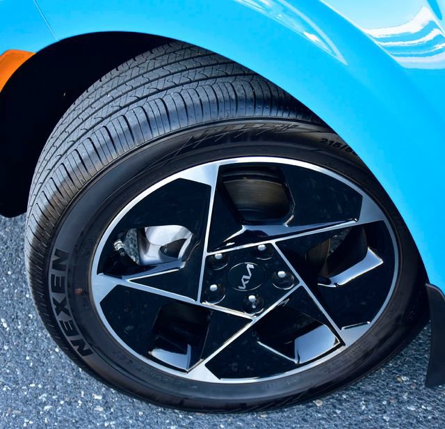 Certified 2025 Kia Soul EX image 31