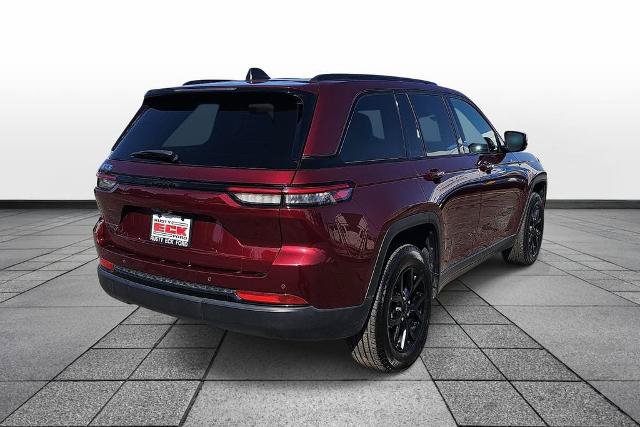 Used 2025 Jeep Grand Cherokee Altitude AWD/4WD image 5