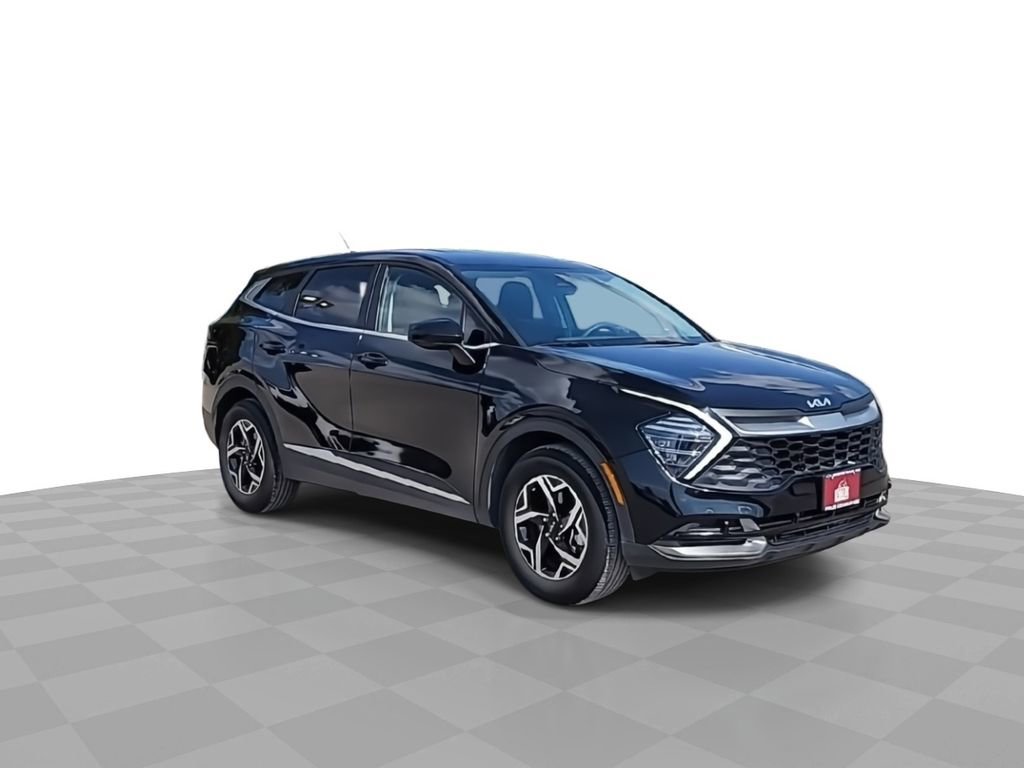 Used 2025 Kia Sportage LX FWD image 2
