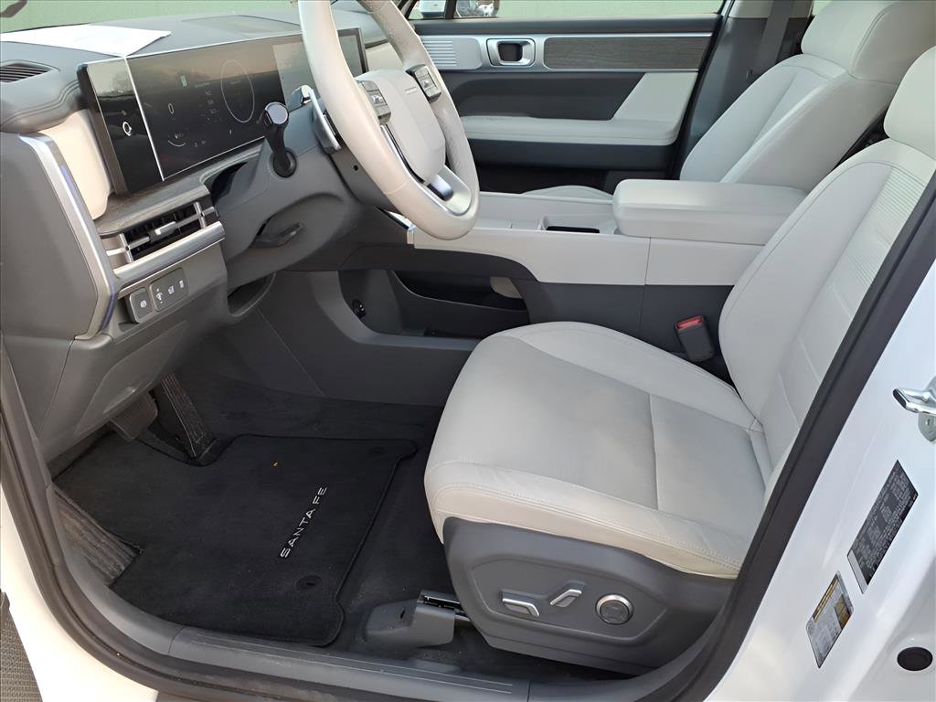 Used 2024 Hyundai Santa Fe Limited image 11