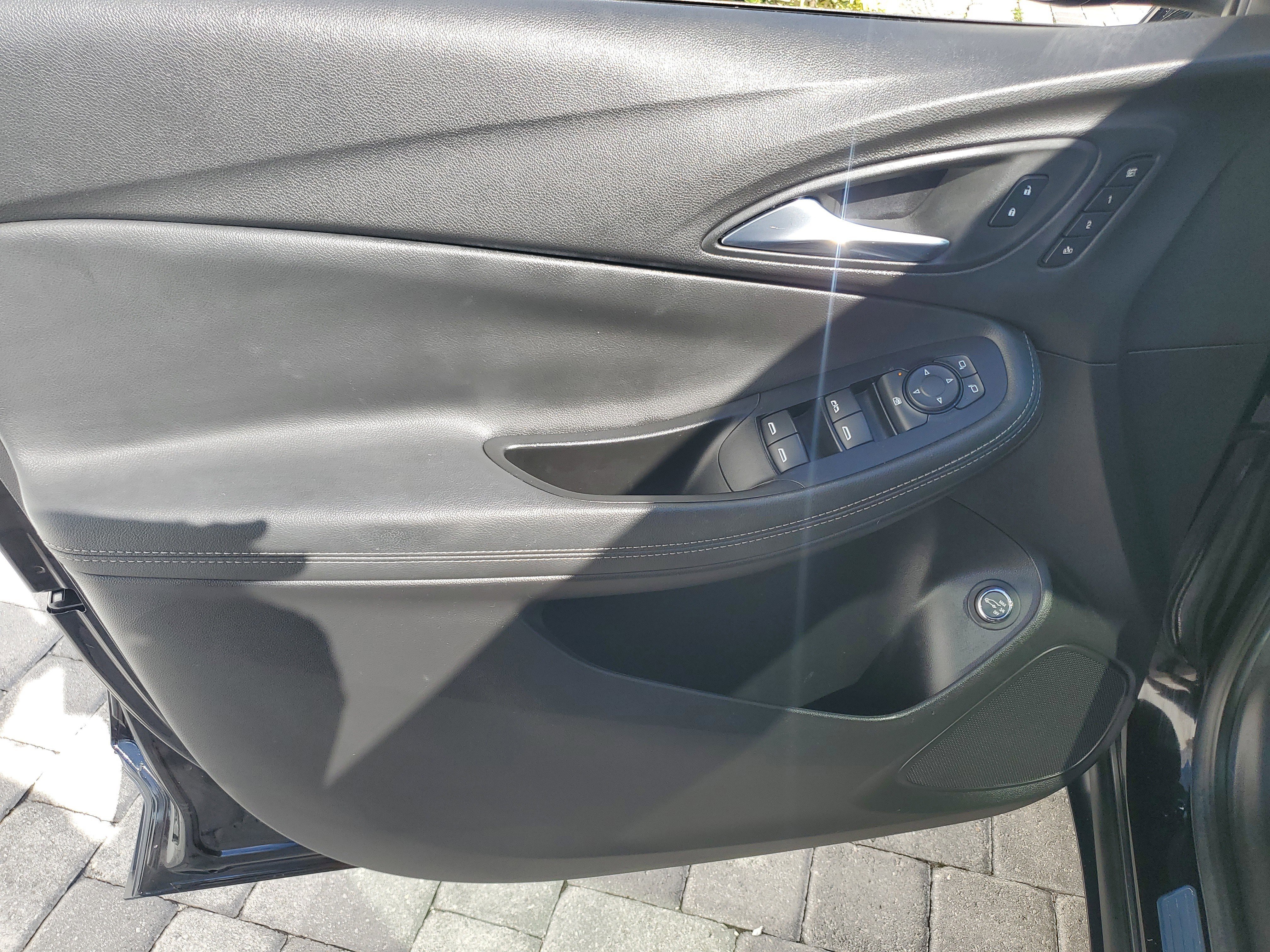 Used 2023 Buick Encore GX Essence w/ Experience Buick Package image 17