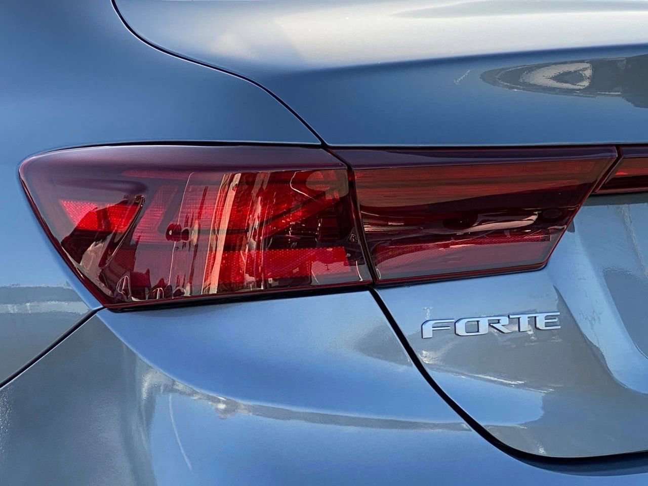 Used 2024 Kia Forte LXS image 4