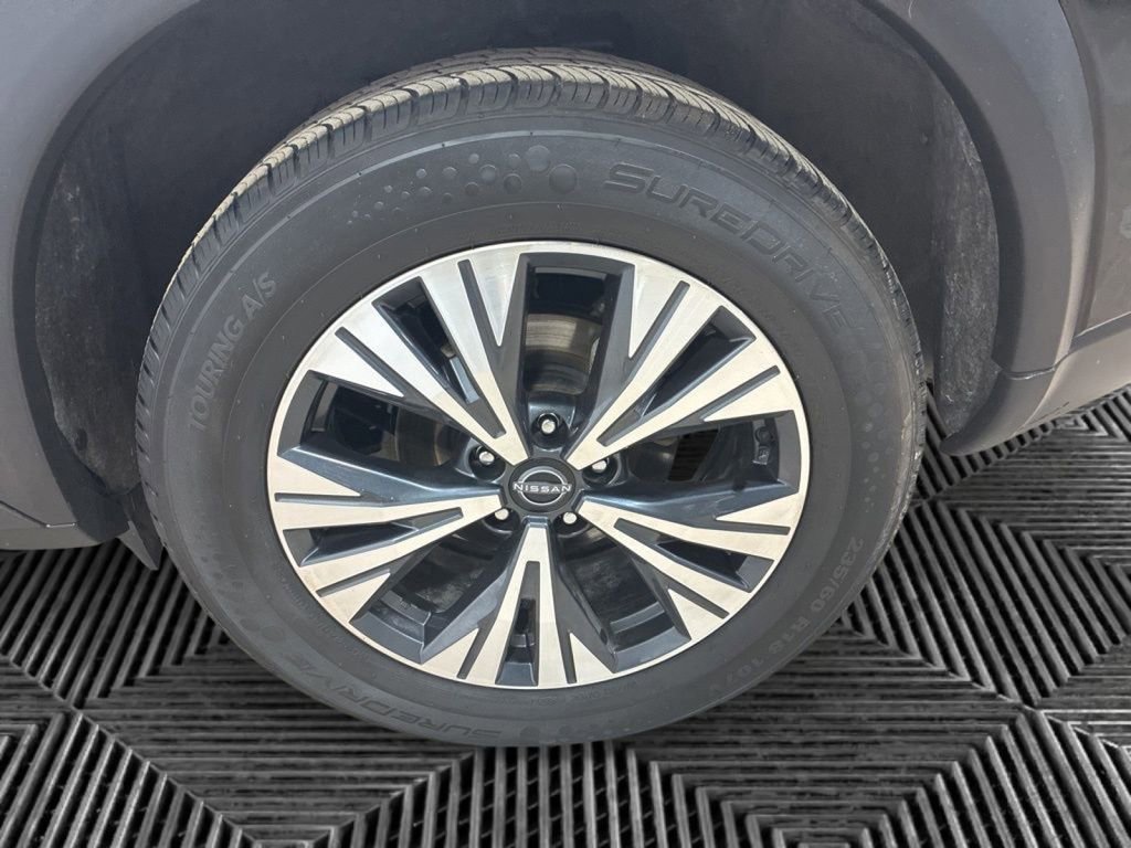 Used 2023 Nissan Rogue SV FWD image 12