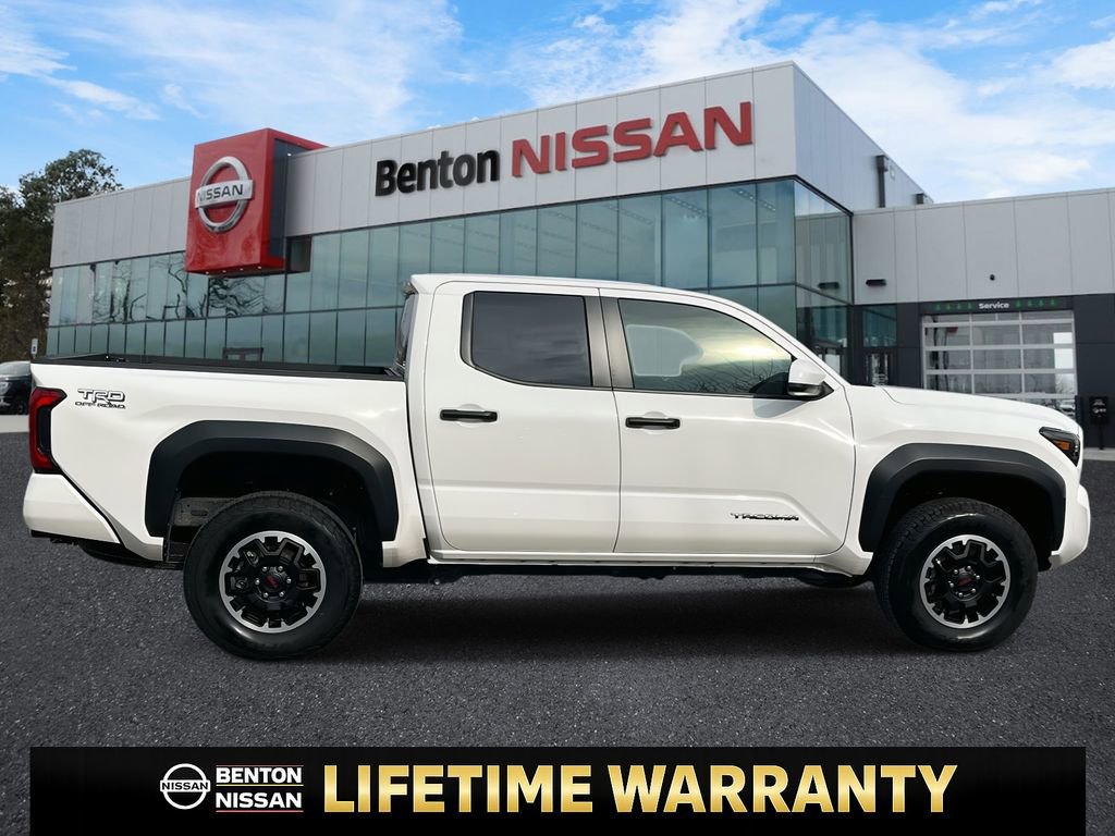 Used 2025 Toyota Tacoma TRD Off-Road image 7