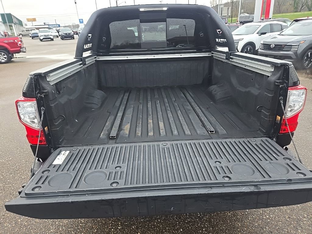 Used 2021 Nissan Titan SV w/ SV Convenience Package image 35
