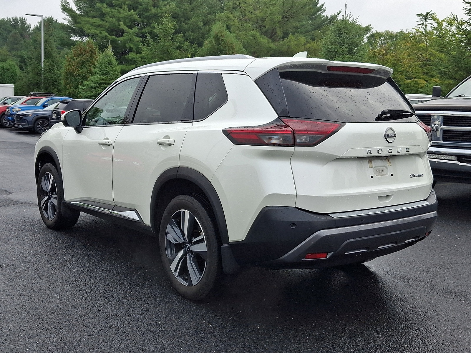 Certified 2023 Nissan Rogue SL AWD/4WD image 4