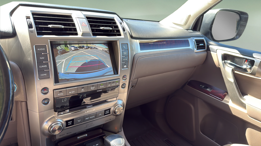 Used 2017 Lexus GX 460 Luxury w/ Sport Design Package AWD/4WD image 30