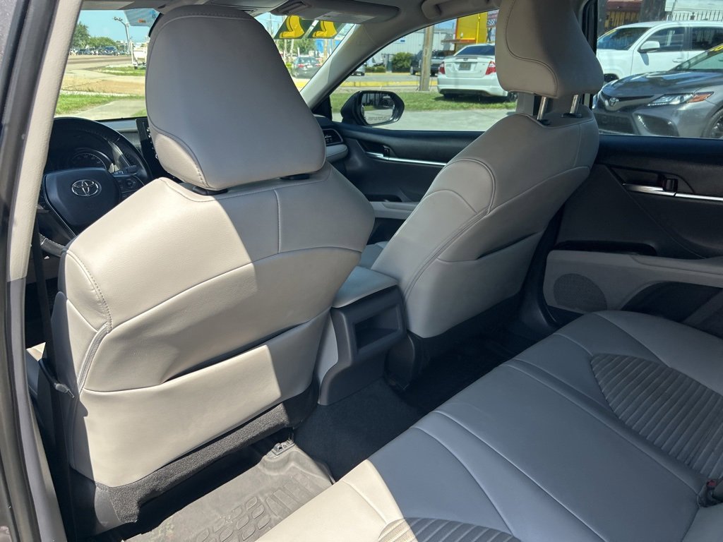 Used 2022 Toyota Camry SE image 14