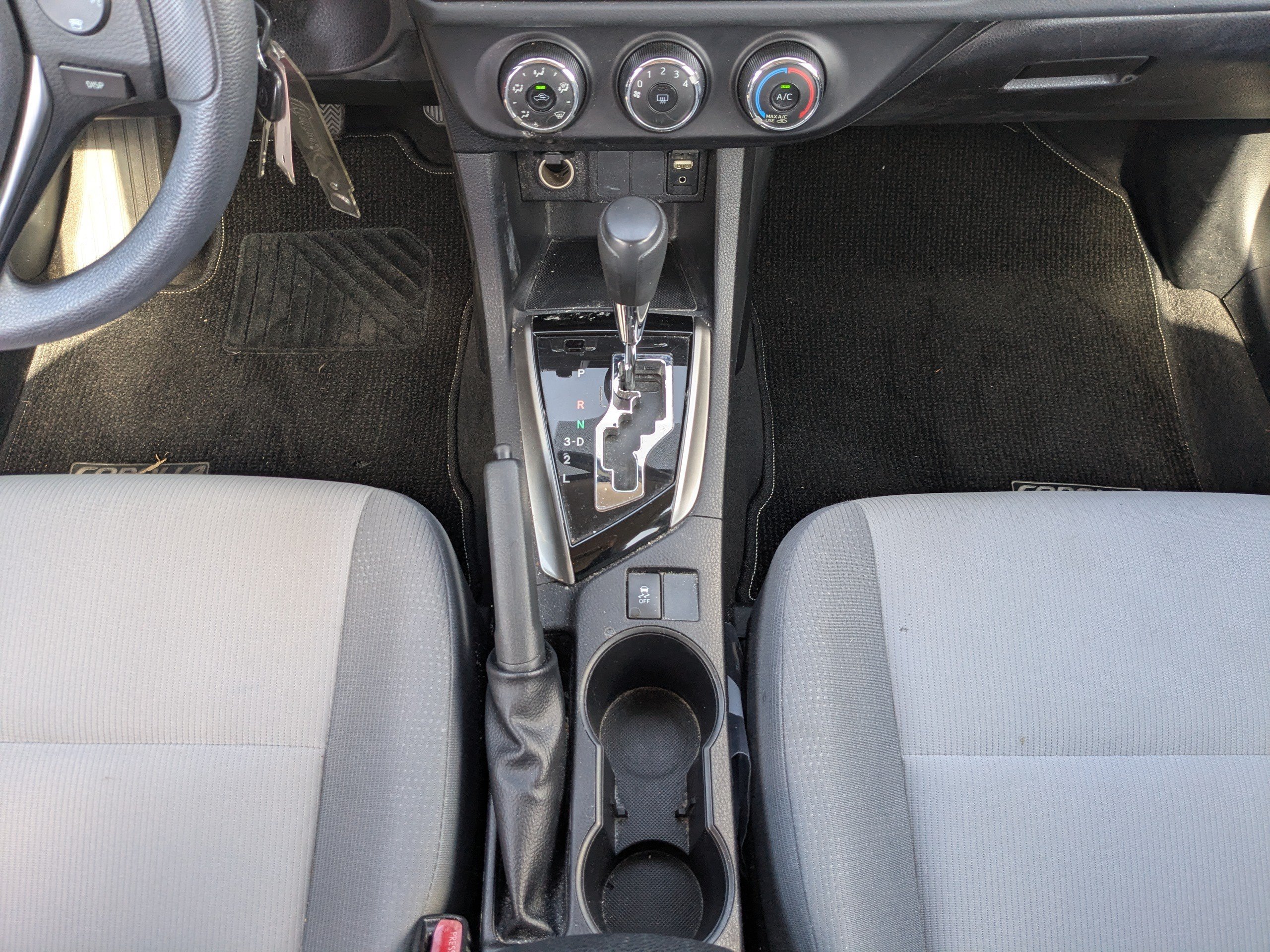 Used 2016 Toyota Corolla L FWD image 15