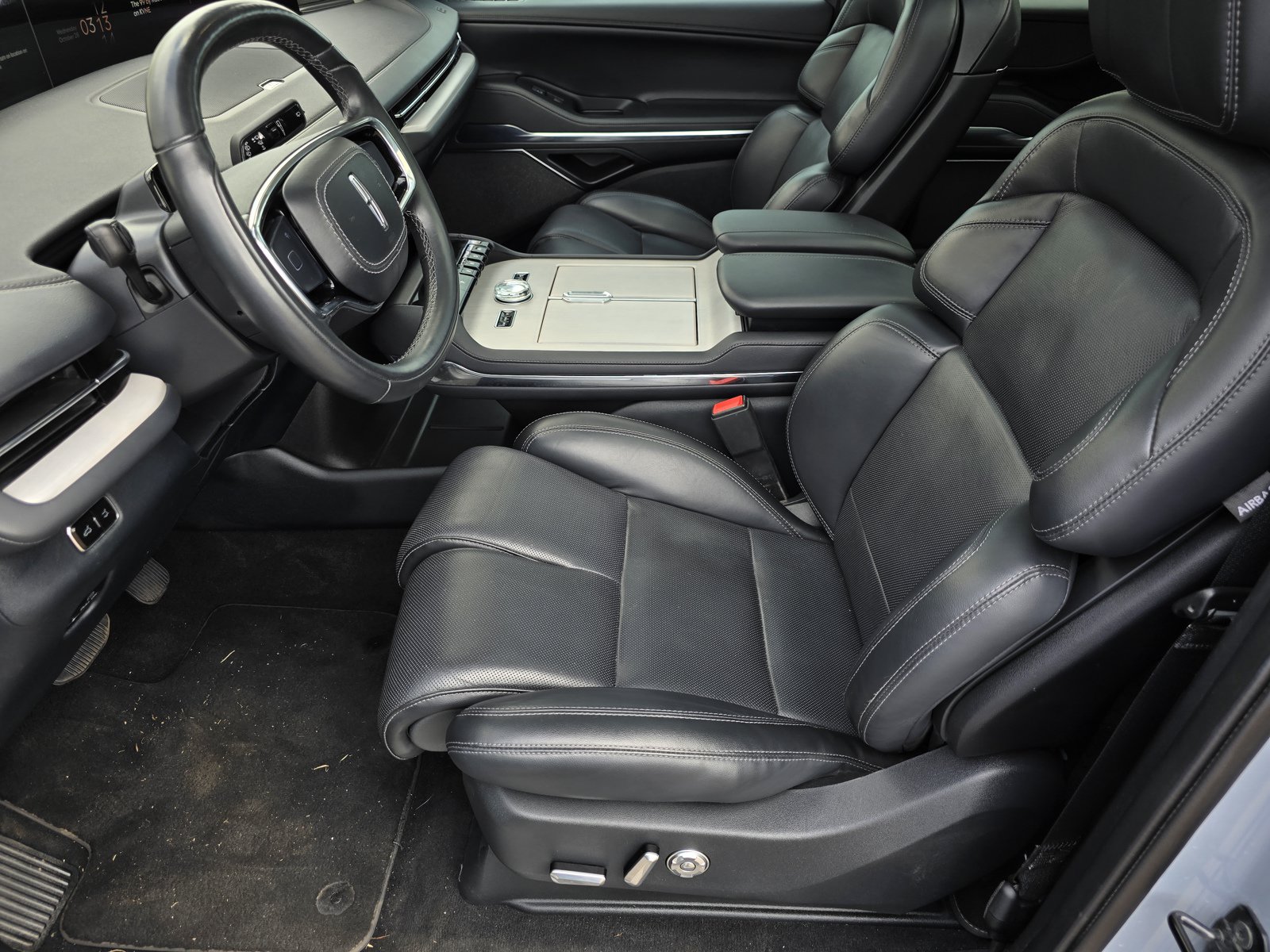 Used 2025 Lincoln Navigator Reserve AWD/4WD image 19
