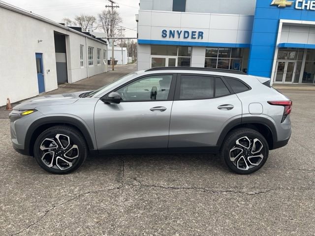 New 2026 Chevrolet Trax RS image 2