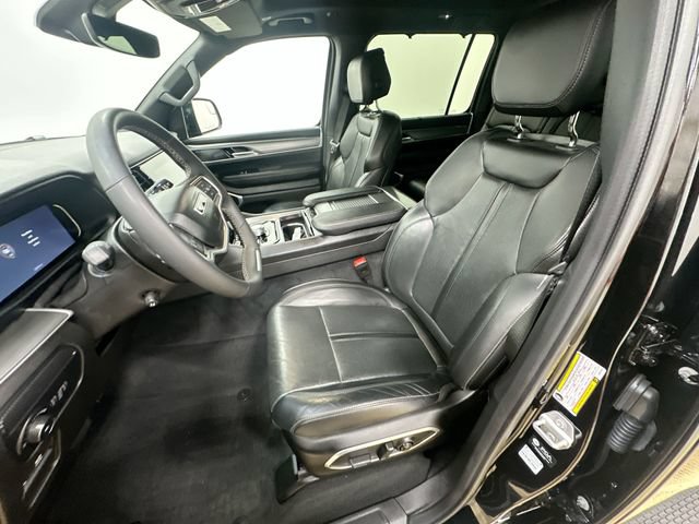 Used 2025 Jeep Wagoneer 4WD w/ Convenience Group I image 14