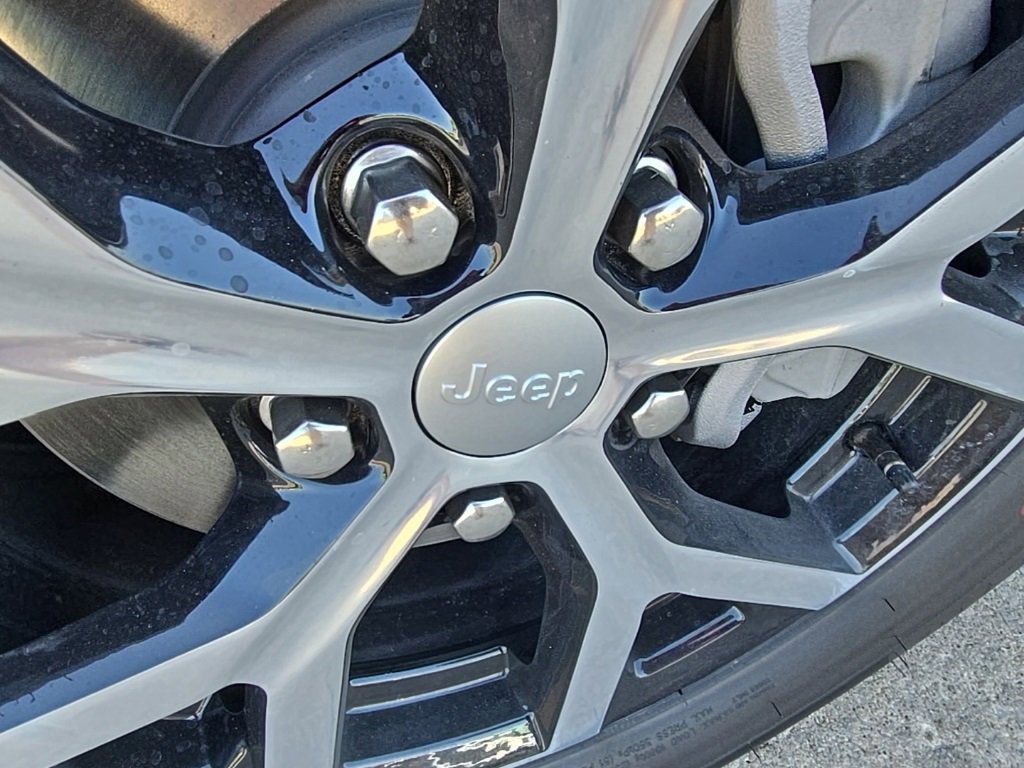 New 2025 Jeep Grand Cherokee Limited w/ Luxury Tech Group II image 24