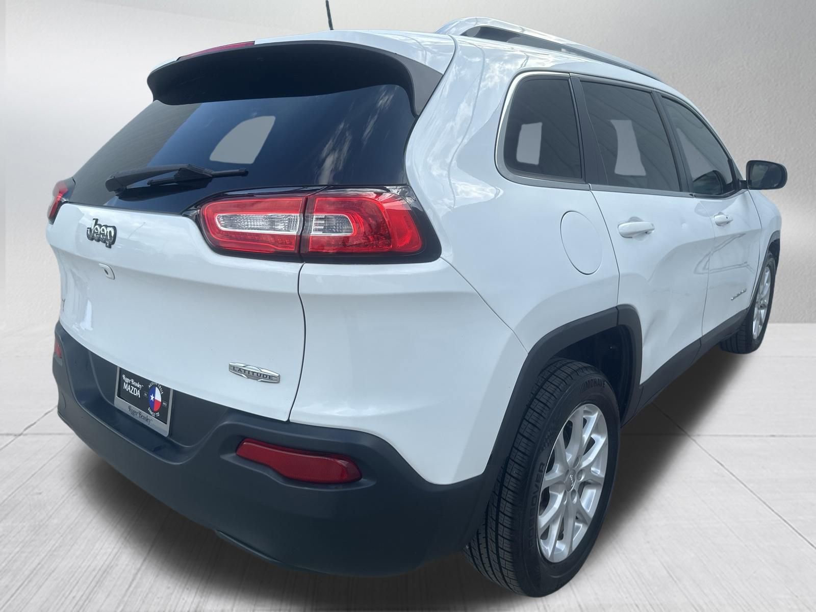 Used 2017 Jeep Cherokee Latitude w/ Comfort/Convenience Group image 9