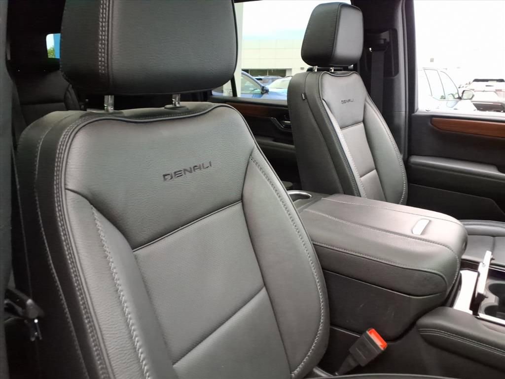 Certified 2025 GMC Yukon XL Denali w/ Sun & Power Step Package AWD/4WD image 28