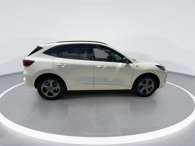 Used 2024 Ford Escape ST-Line w/ Tech Pack #1 FWD image 9