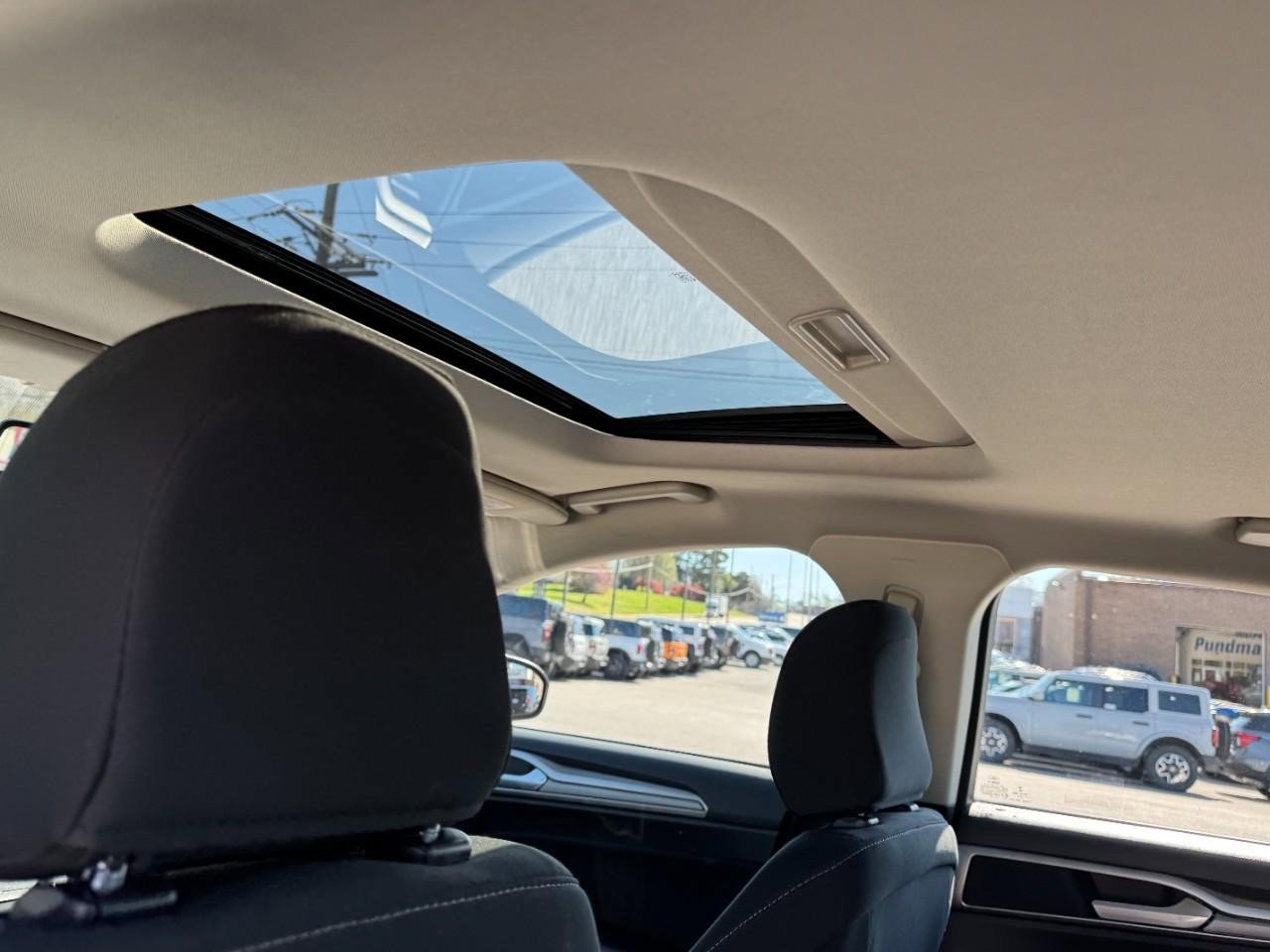 Used 2020 Ford Fusion SE image 11