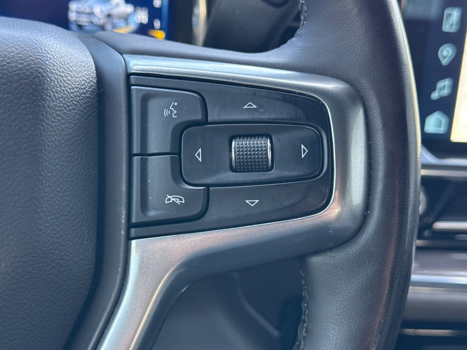 Used 2024 Chevrolet Silverado 3500 LTZ w/ LTZ Convenience Package image 29