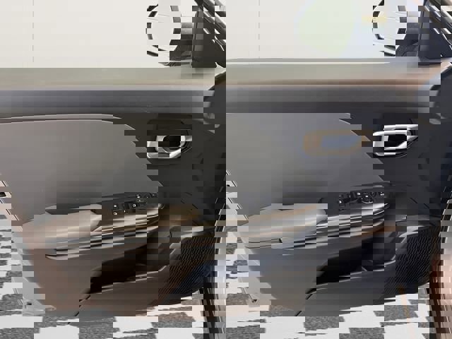 Used 2025 Kia K4 LXS FWD image 11