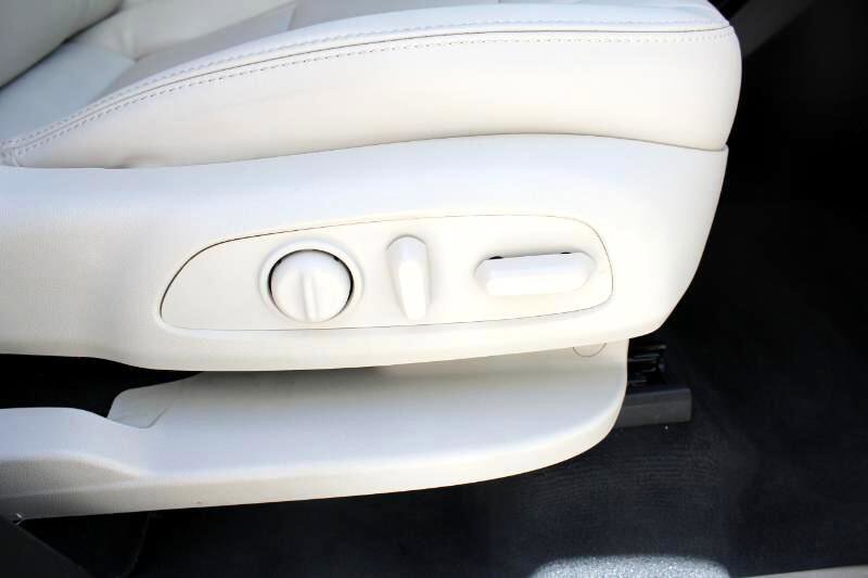 Used 2023 Buick Enclave Essence w/ Sound and Sites Package image 23