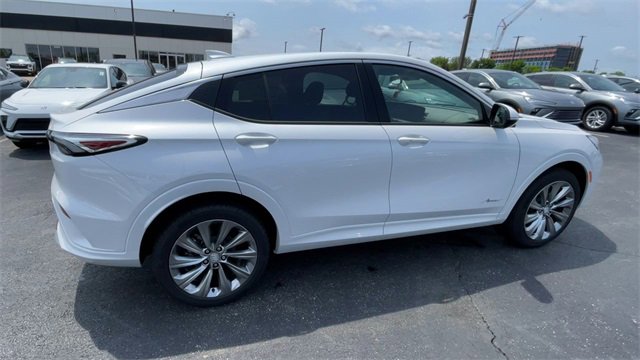 New 2025 Buick Envista Avenir image 2