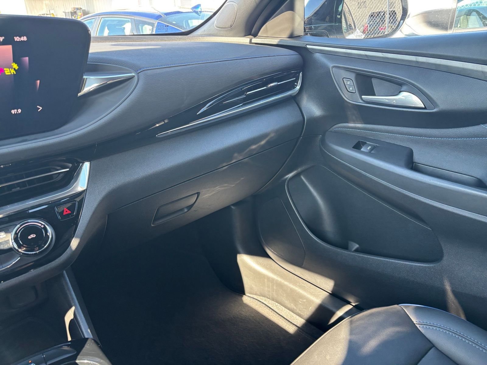 Used 2025 Buick Envista Sport Touring image 33