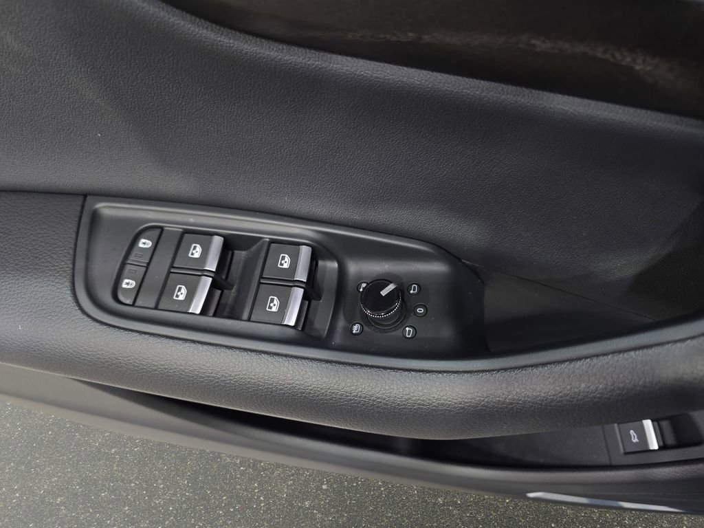 Used 2022 Audi Q8 Premium Plus w/ Premium Plus Package image 30