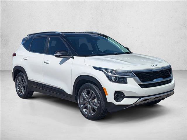 Used 2023 Kia Seltos S w/ Navigation Package image 3