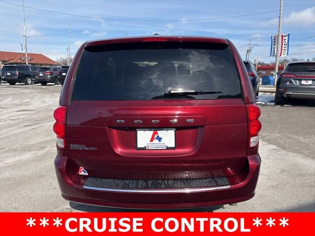 Used 2020 Dodge Grand Caravan SE w/ UConnect Hands-Free Group image 4