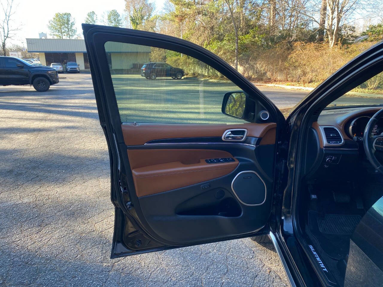 Used 2017 Jeep Grand Cherokee Summit w/ Platinum Series Group image 15