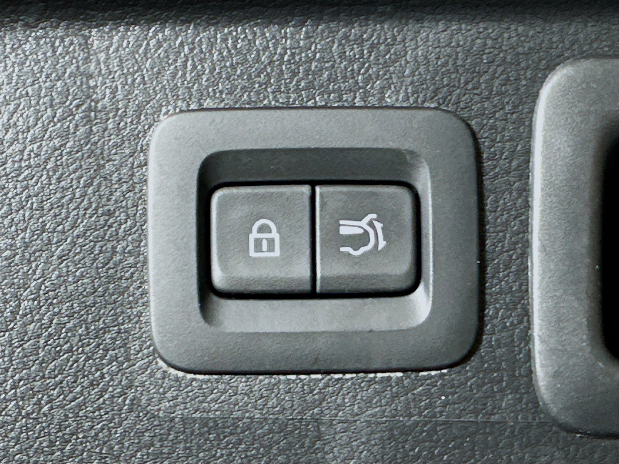 Used 2025 MAZDA CX-50 AWD 2.5 Hybrid w/ Premium Pkg image 29