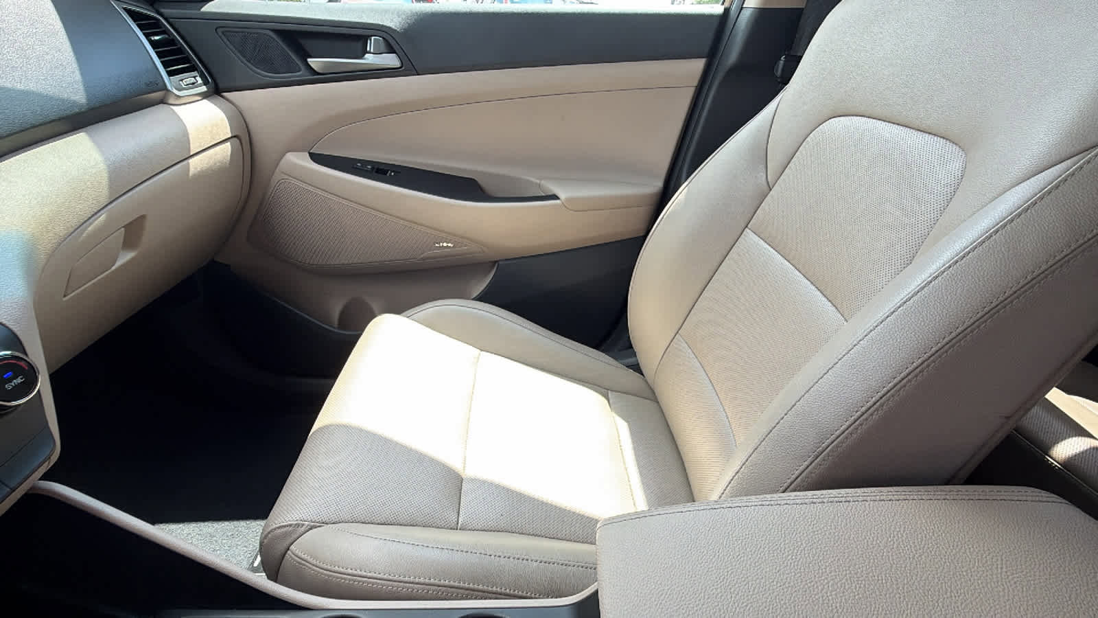 Used 2017 Hyundai Tucson Limited FWD image 12
