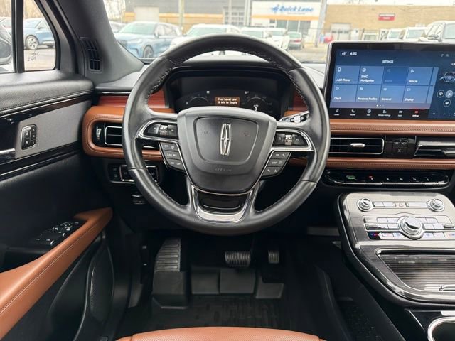 Used 2023 Lincoln Nautilus Reserve image 17