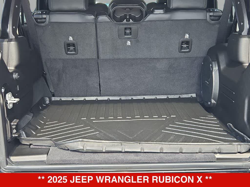 Used 2025 Jeep Wrangler Unlimited Rubicon AWD/4WD image 31