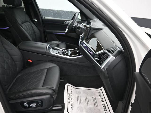 Used 2024 BMW X5 xDrive50e image 11