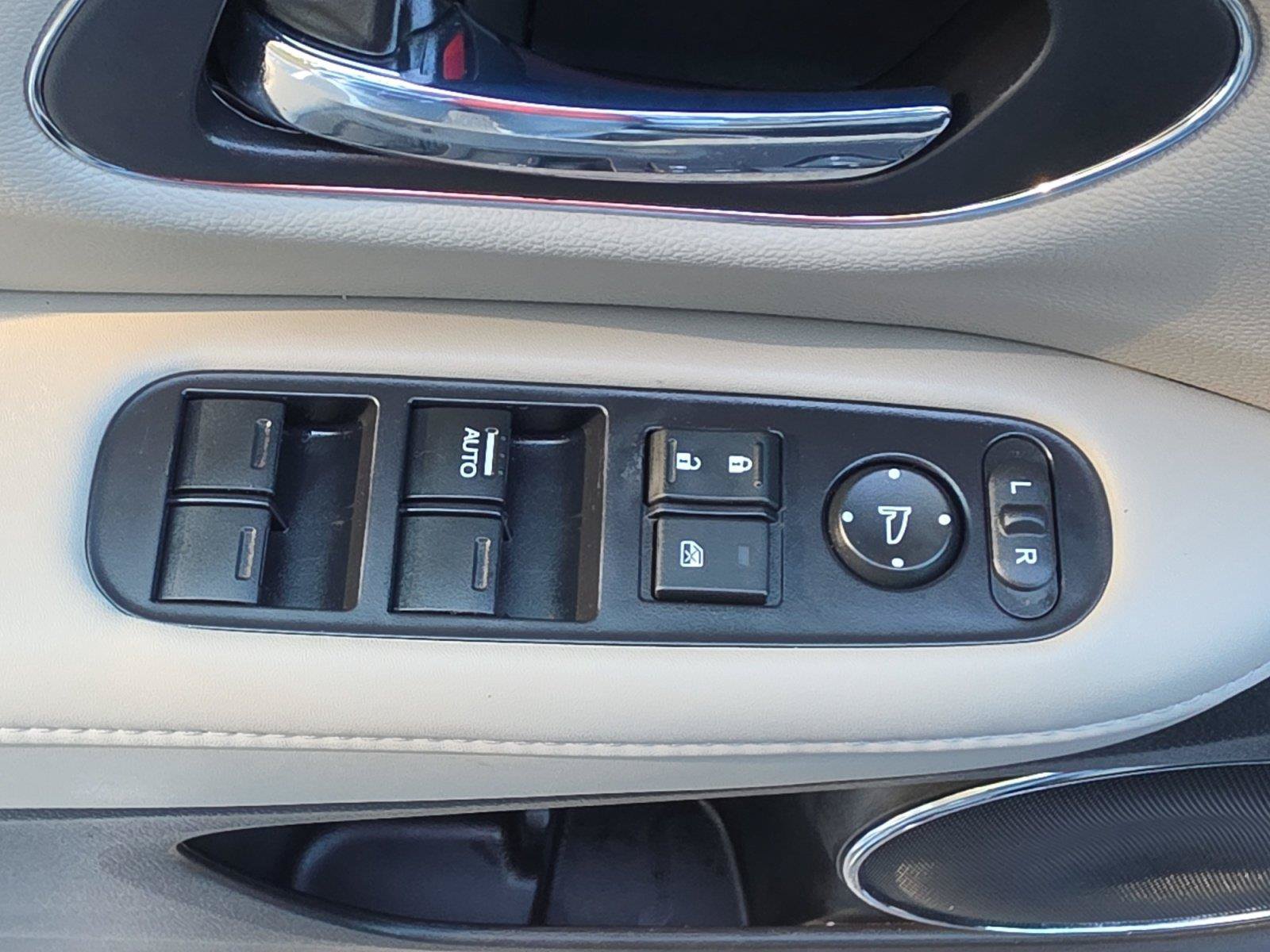 Used 2019 Honda HR-V Touring image 14