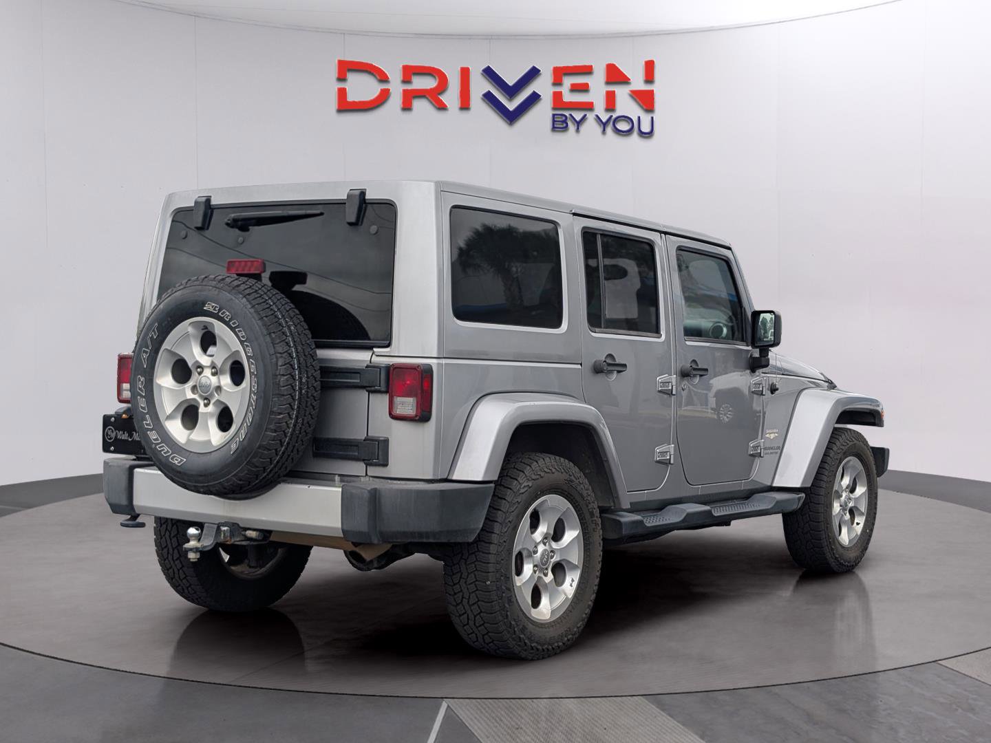 Used 2013 Jeep Wrangler Unlimited Sahara w/ Max Tow Pkg AWD/4WD image 5
