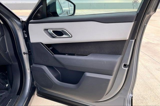 Used 2025 Land Rover Range Rover Velar Dynamic SE image 29