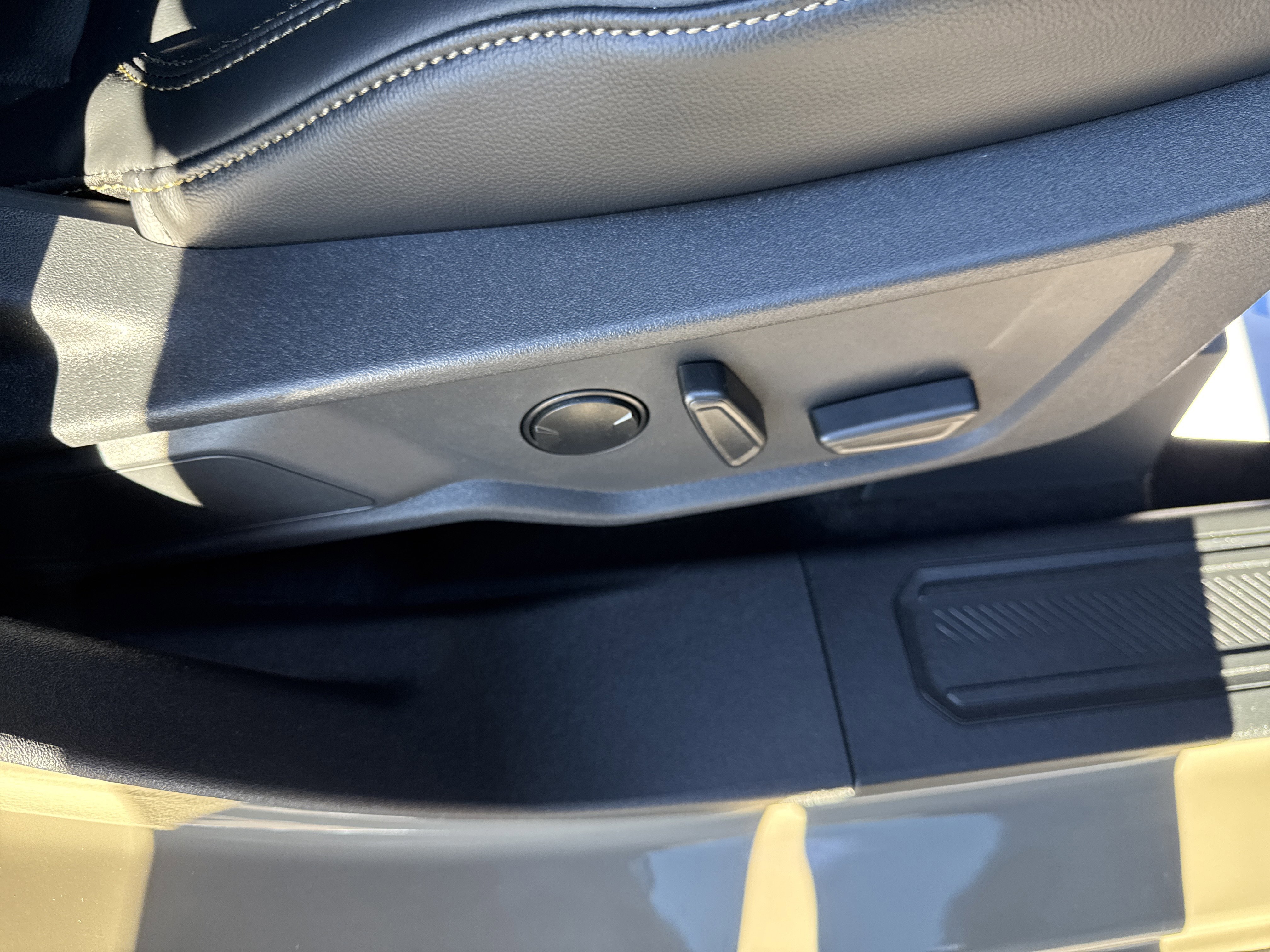 New 2025 Ford Bronco Badlands image 13