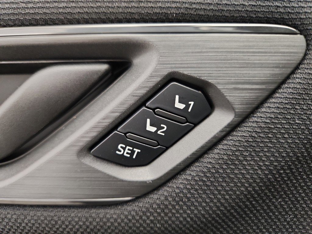 New 2026 Subaru Outback Limited AWD/4WD image 9