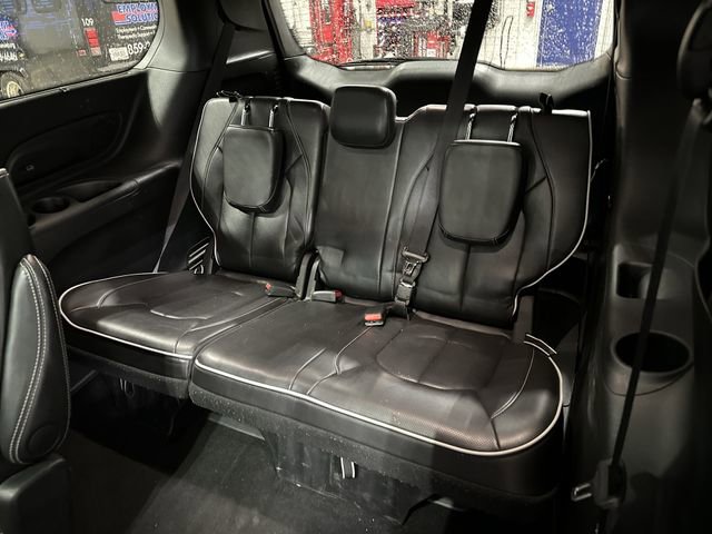 Used 2025 Chrysler Pacifica Limited image 30