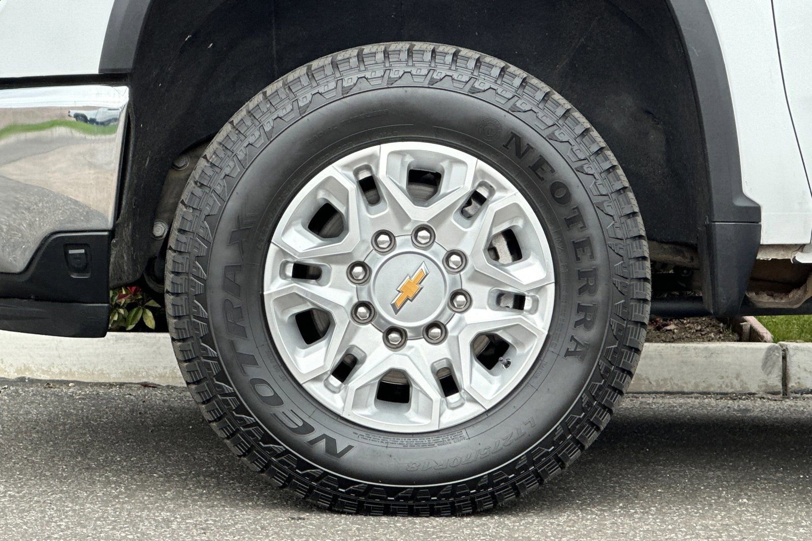 Used 2024 Chevrolet Silverado 2500 LTZ w/ LTZ Convenience Package image 26