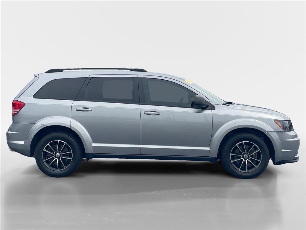 Used 2018 Dodge Journey SE w/ Blacktop Package FWD image 8
