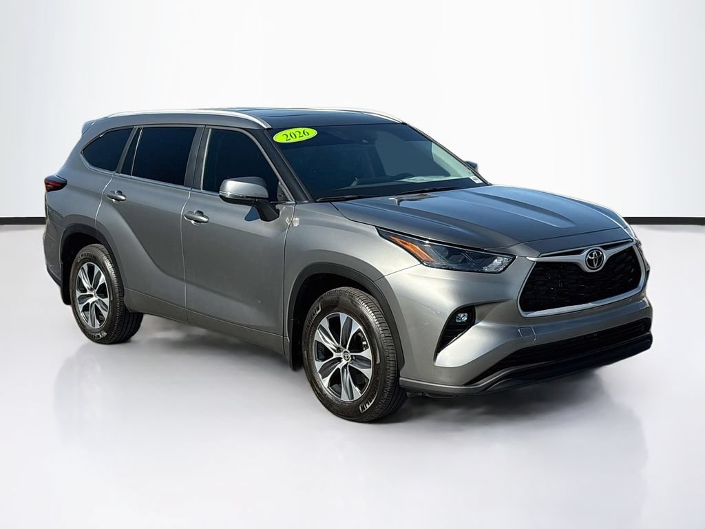 Certified 2026 Toyota Highlander XLE AWD/4WD image 3